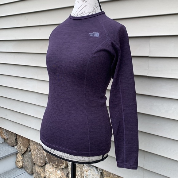 THE North Face Woman’s FlashDry Long-Sleeve Shirt - Eggplant - Picture 5 of 14